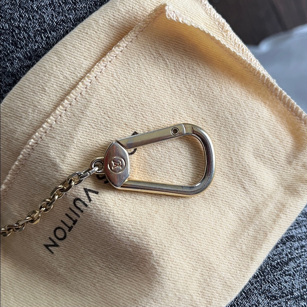 Authentic Louis Vuitton key pouch - Picture 4 of 16